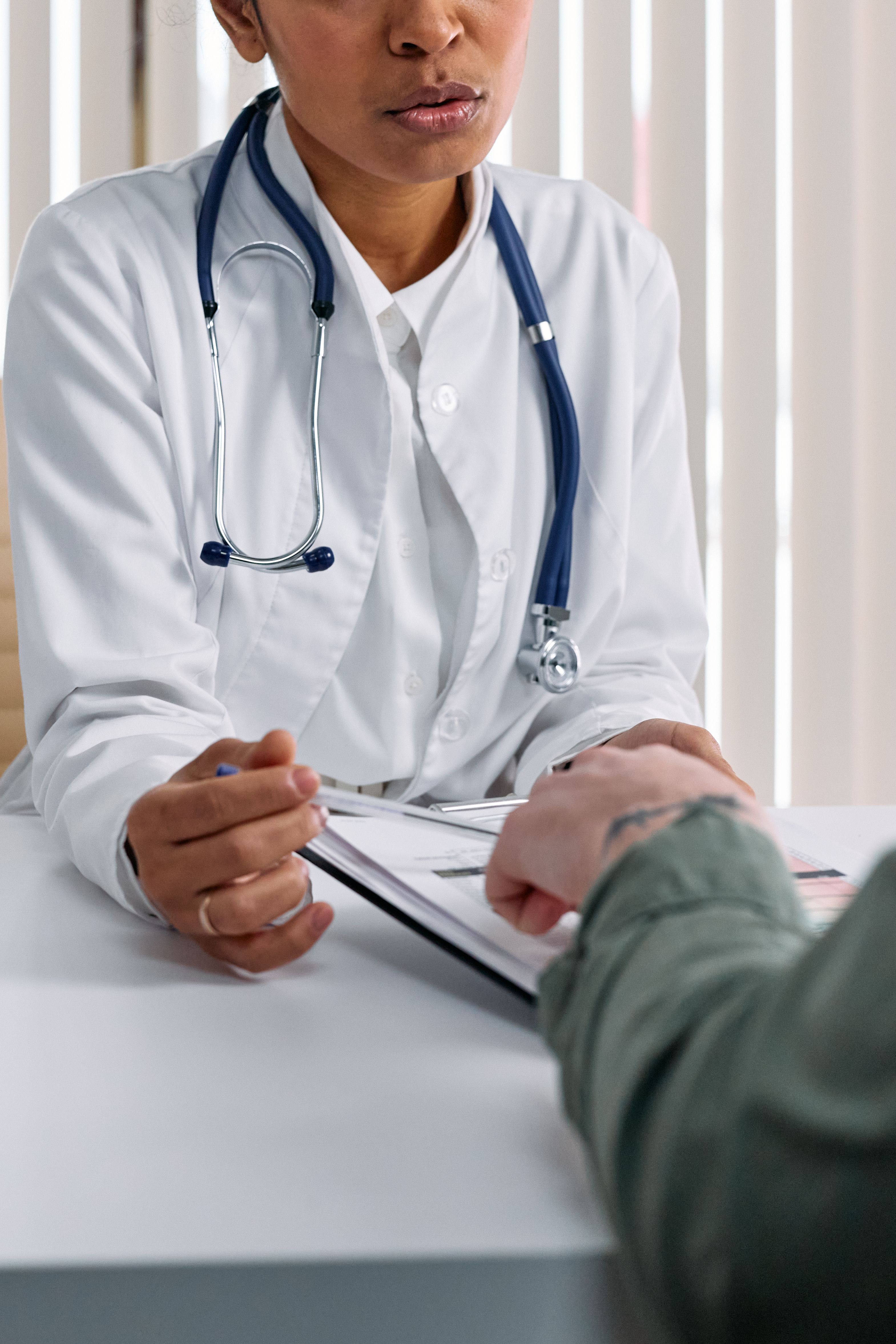 Consultation medicale discrete avec une specialiste - chirurgie intime feminine